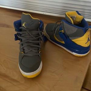 Jordan Flights made in Indonesia blue gray yellow size 6 youth brand new